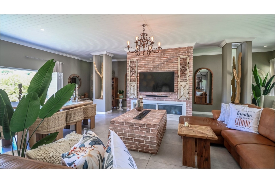 5 Bedroom Property for Sale in Num Num Cape Estate Western Cape
